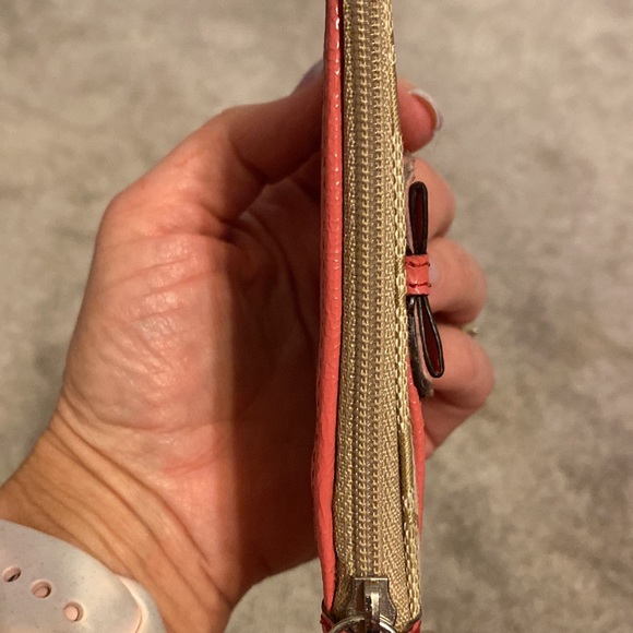 Coach wristlet - Picture 8 of 9